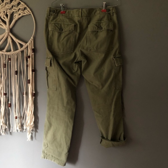 The Perfect Army Green Cargo Pant. American Eagle - Picture 3 of 5